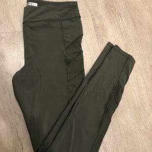 Size L Forever 21 Workout Leggings in Olive Green!